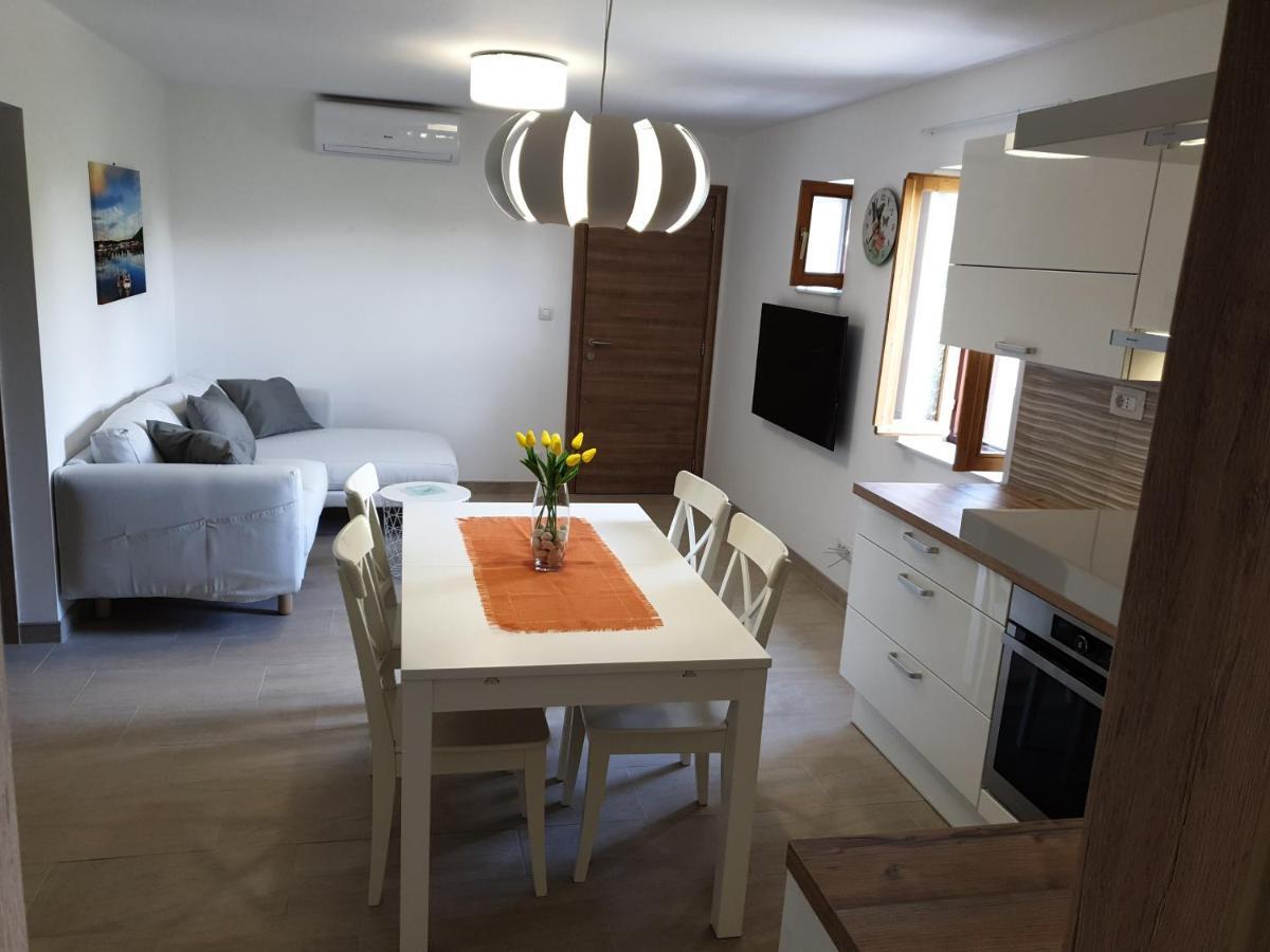 Stella Apsyrtides Apartment
